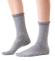 Bawełniane skarpety damskie ażurowe z falbanką Steven Comet 066-3D kolor szary