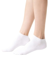 nieuciskowe bawełniane stopki damskie w prążki steven 137 kolor biały.jpg