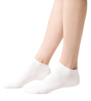 bawełniane stopki damskie w prążki steven 137 kolor ecru