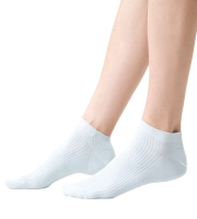 bawełniane stopki damskie w prążki steven 137 kolor błękitny