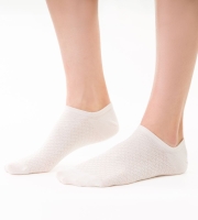 skarpety stopki bawełniane w ażurowy wzór 066 kolor kremowy ecru.jpg