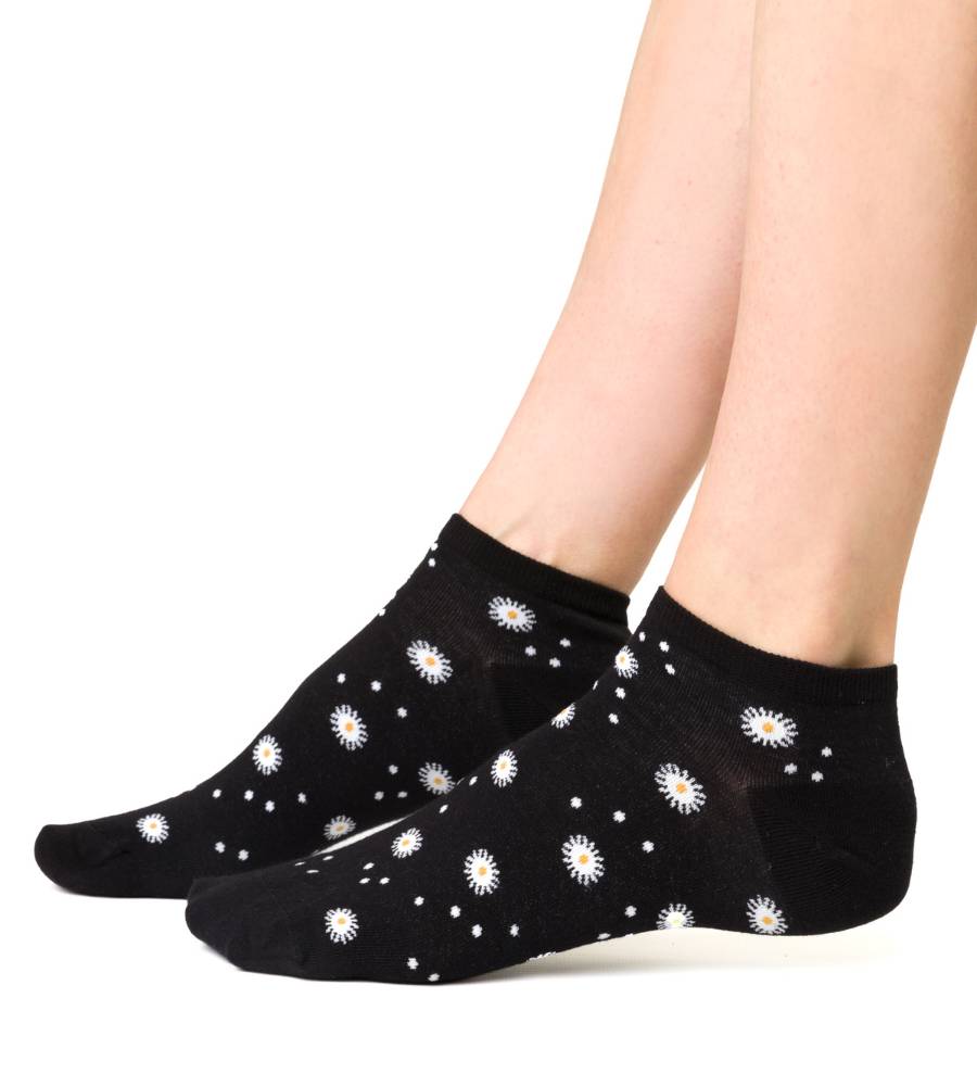 czarne-stopki-damskie-w-kwiaty-steven-114-134