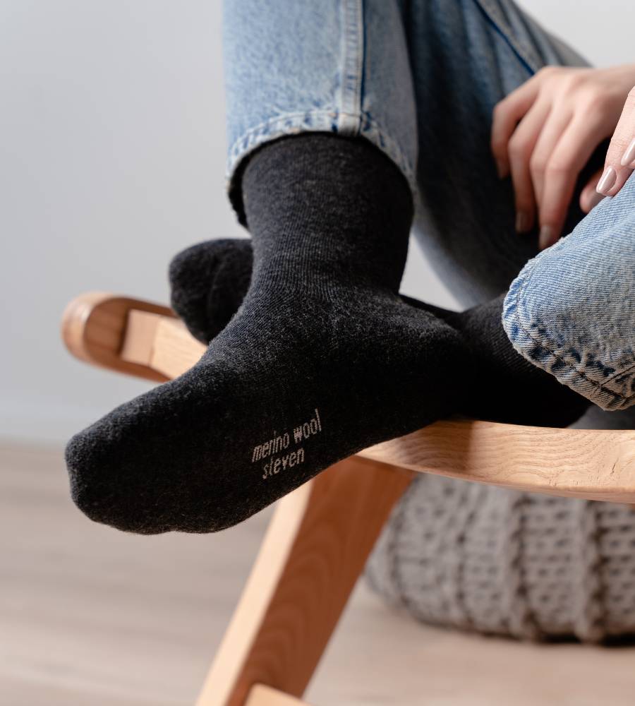 Ciepłe Skarpety damskie z wełny merynosów z frottą w stopie Steven merino 130