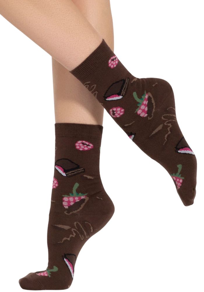 czekoladowe-skarpety-gatta-wedel-brązowe-skarpetki-czekolada-i-malina-kolor-dark-choco